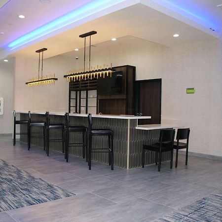 La Quinta Inn & Suites By Wyndham Galveston West Seawall Екстериор снимка